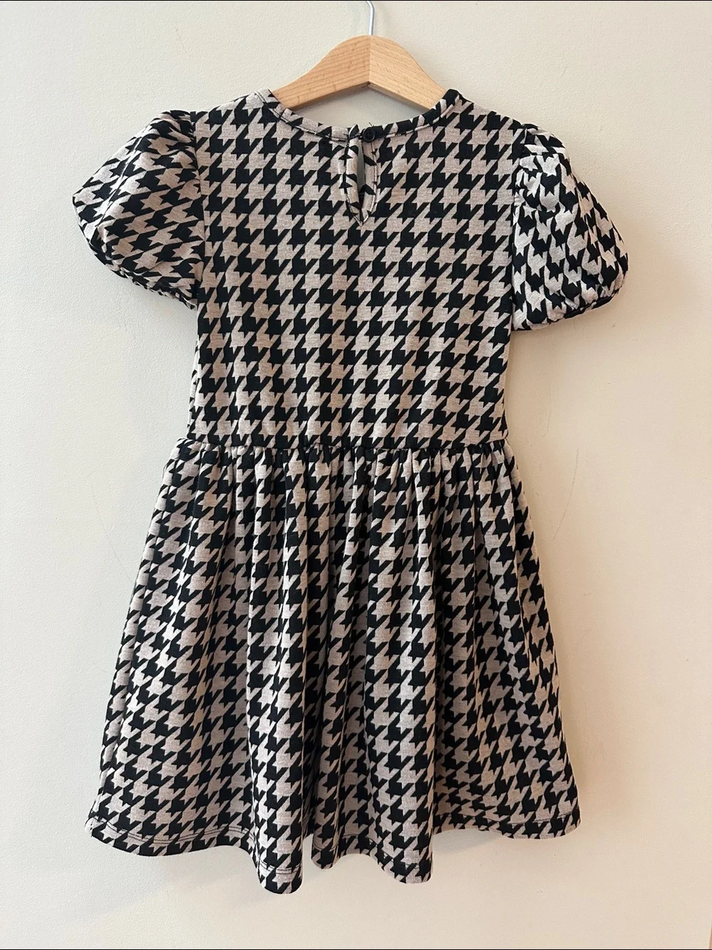 Tahari Girls Size 6 Black & Cream Houndstooth Puff-Sleeve Dress
